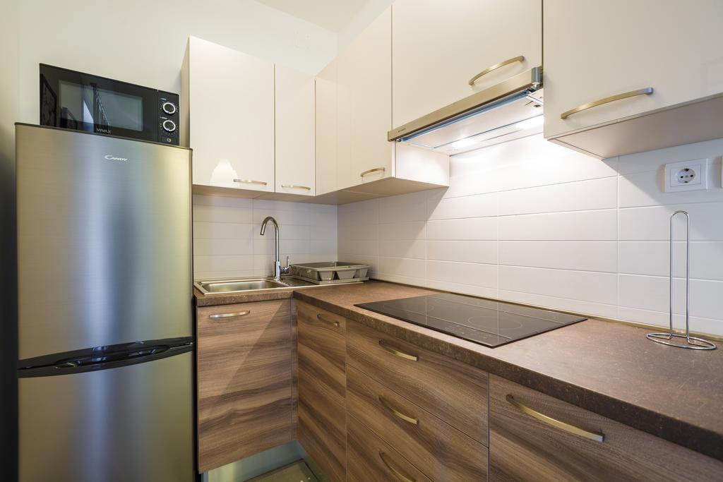 Ivni Apartmani Novigrad  Phòng bức ảnh