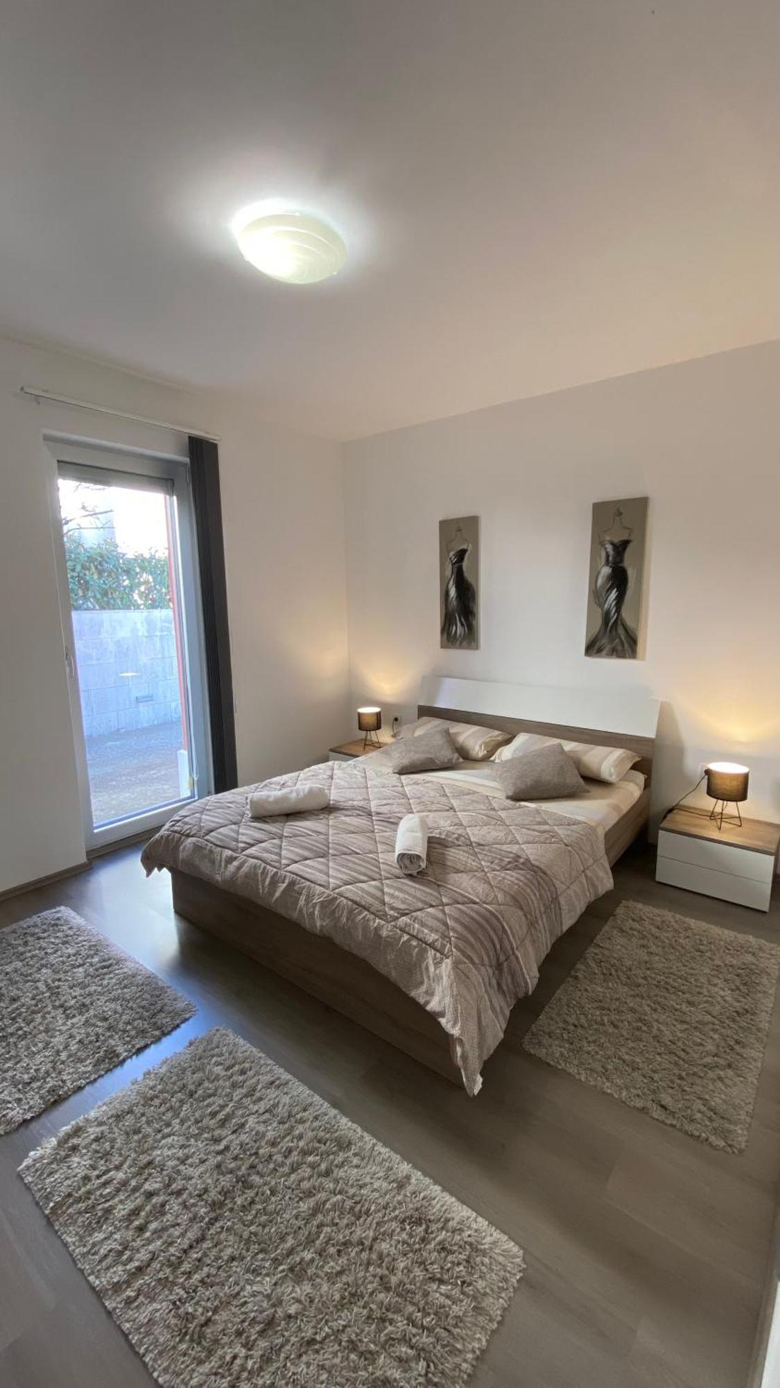 Ivni Apartmani Novigrad  Ngoại thất bức ảnh