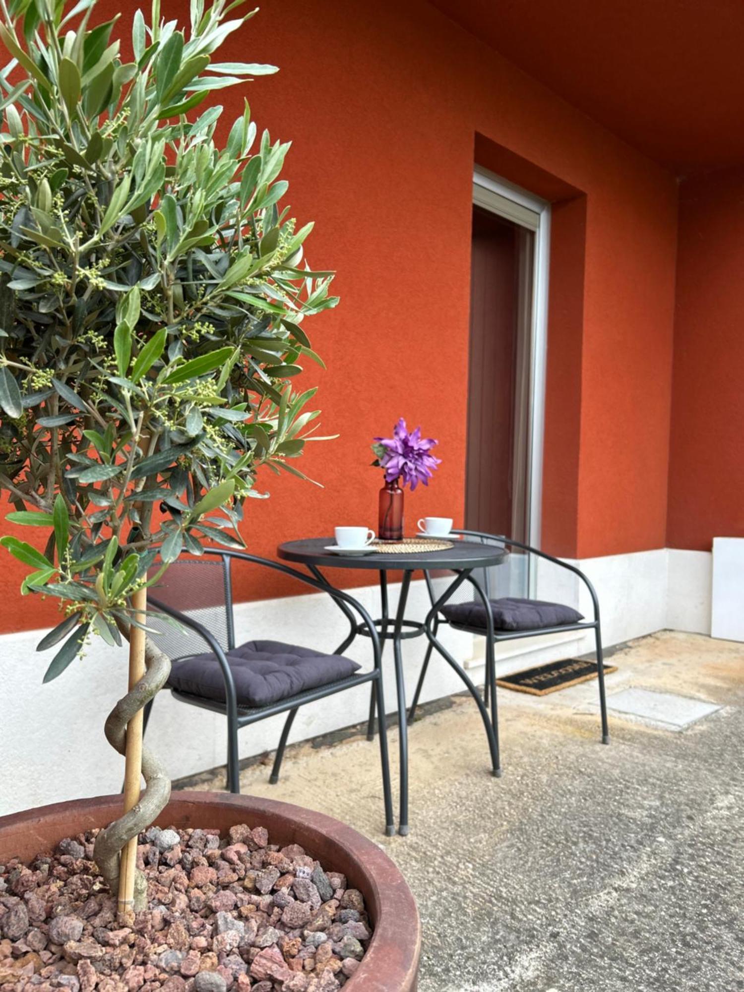 Ivni Apartmani Novigrad  Ngoại thất bức ảnh