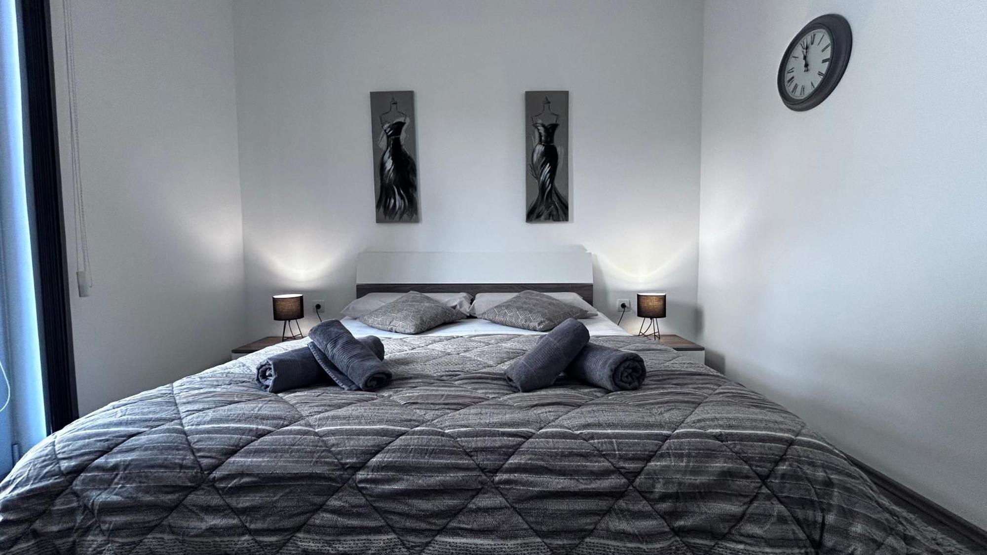 Ivni Apartmani Novigrad  Ngoại thất bức ảnh