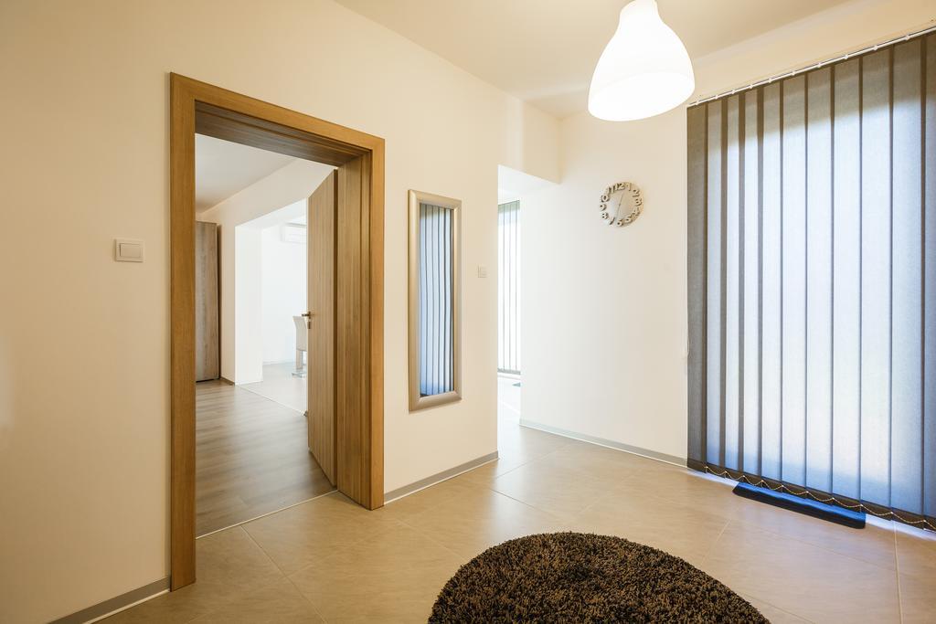 Ivni Apartmani Novigrad  Phòng bức ảnh