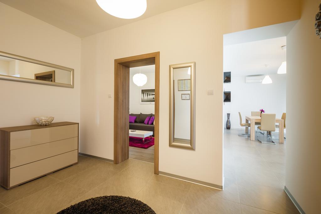 Ivni Apartmani Novigrad  Phòng bức ảnh