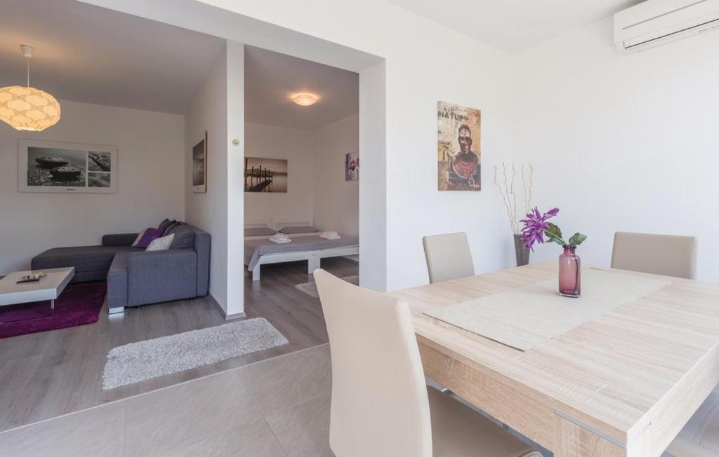 Ivni Apartmani Novigrad  Ngoại thất bức ảnh